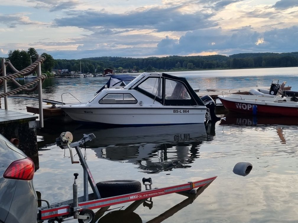 Motorówka Kabinowa z przyczepką Silnik zaburtowy Evinrude 70KM