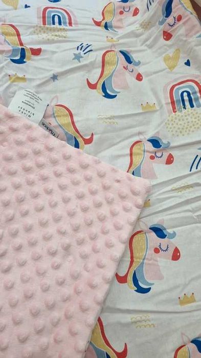 Kołderka kocyk minky 75x100 różowe jednorożce z certyfikatem Ökotex