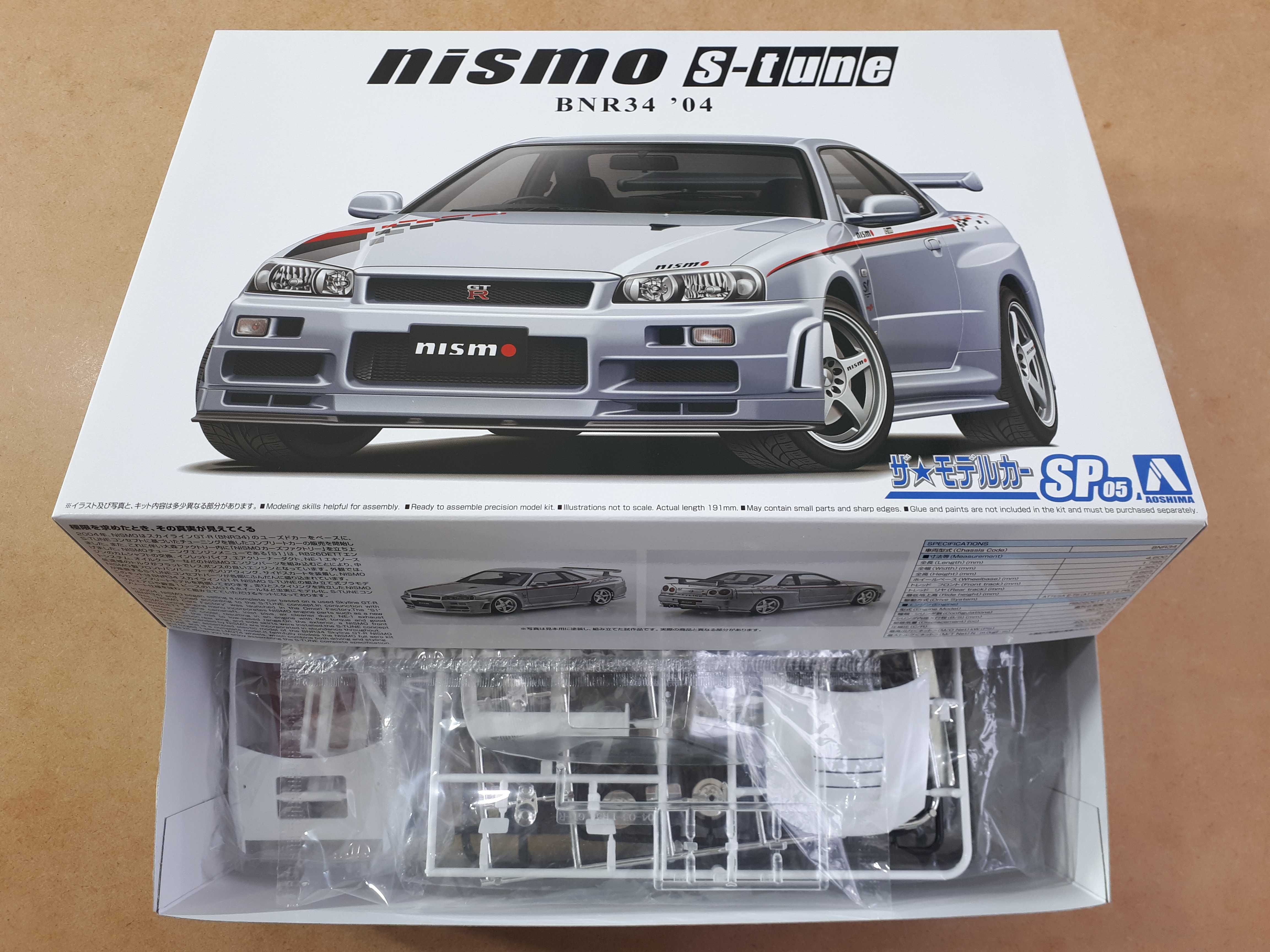 Збірні моделі автомобілей Nissan BNR34 (масштаб 1/24)