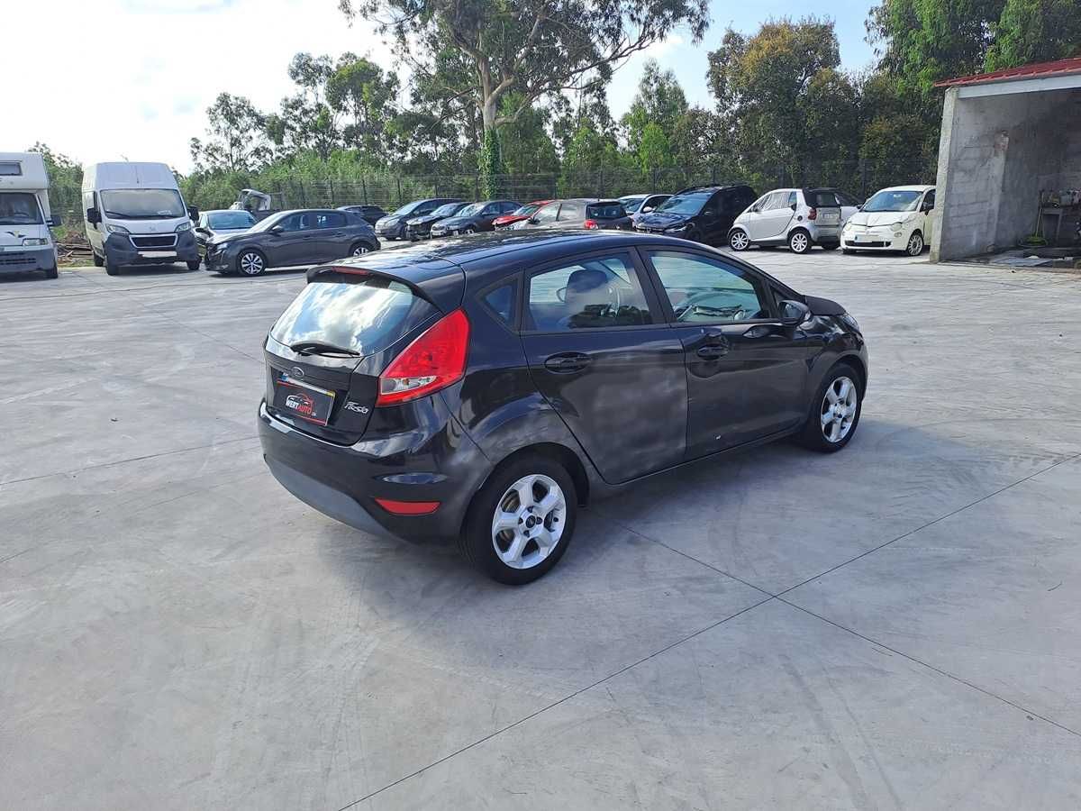 Ford Fiesta 1.25, 2010 pequeno toque