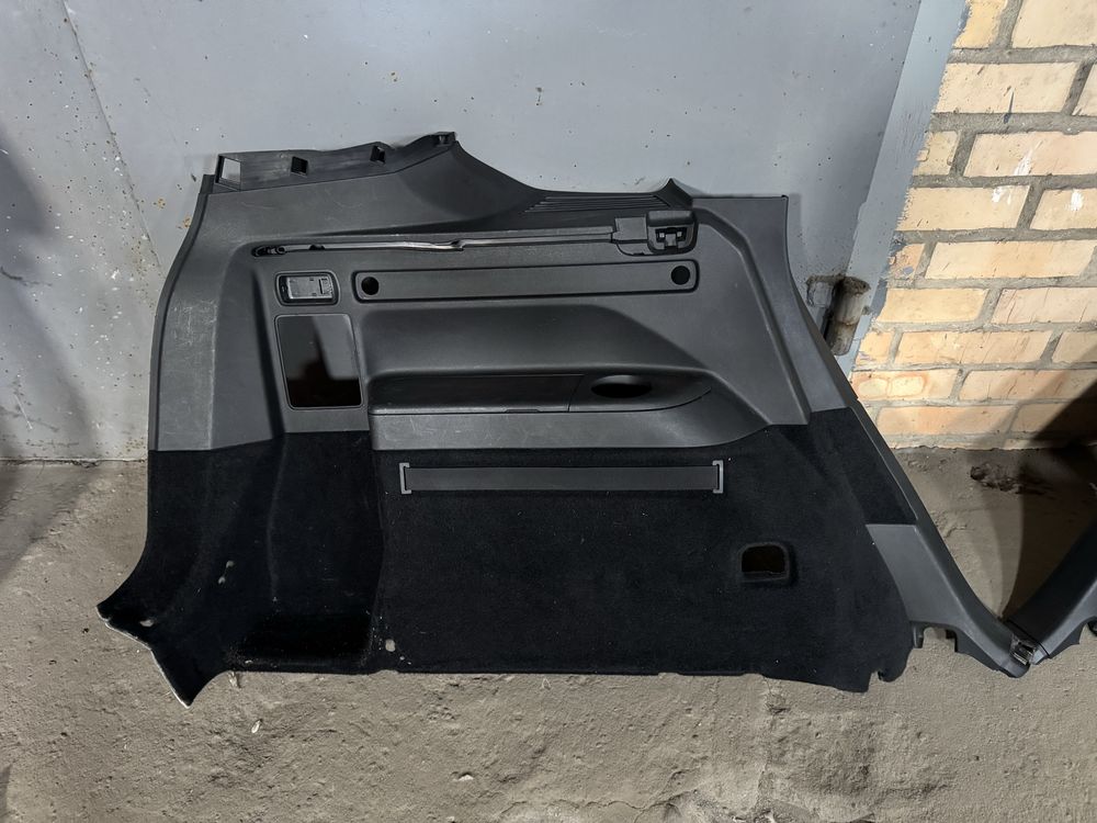 Обшивка багажника VW TOURAN III 5TA867034