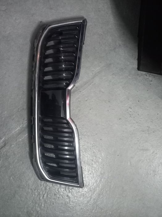 Решітка octavia a7 lif