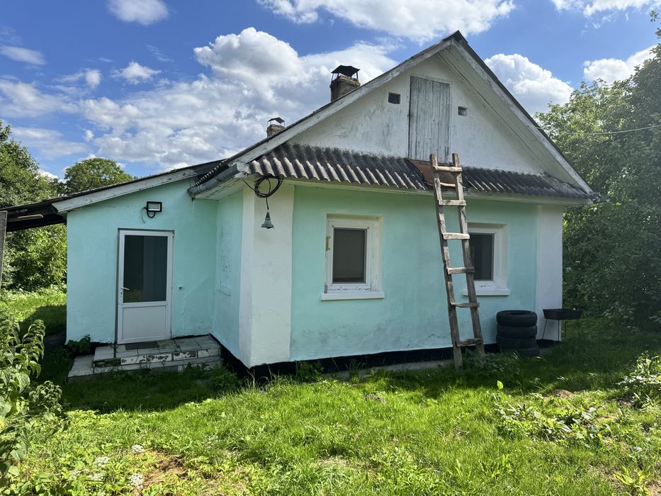 Будинок в м.Кременець із ділянкою.