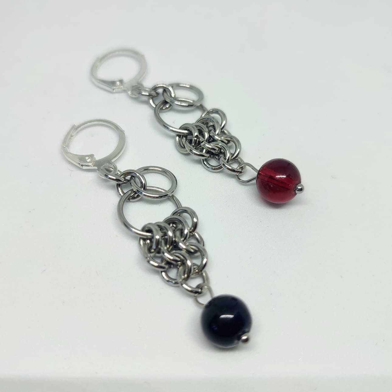 Gotyckie kolczyki chainmail – stal chirurgiczna i szkło chainmail