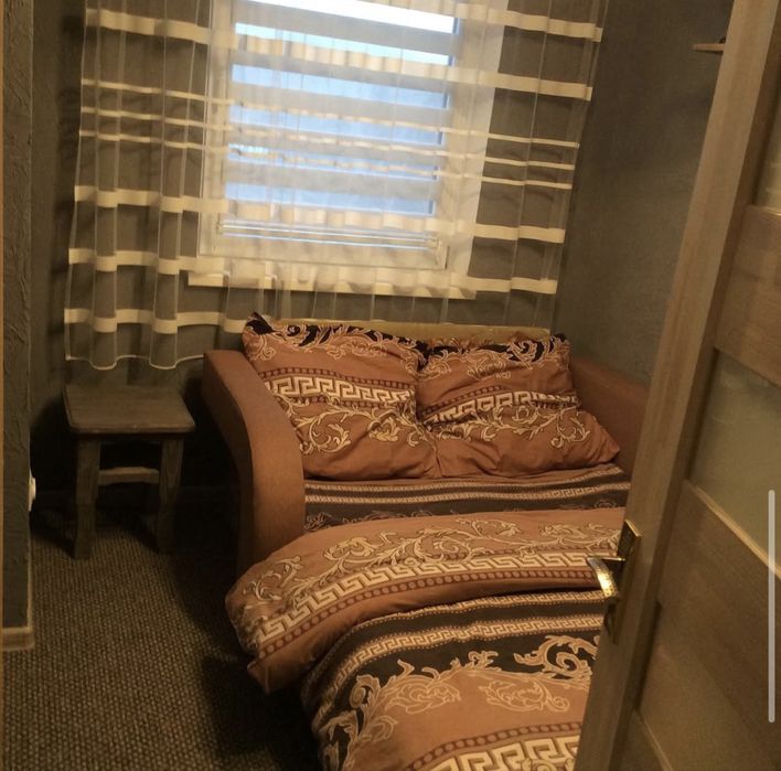 Кімнати подобово в Лазещині