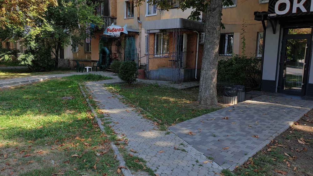 Аренда коммерческого помещения . Ул. Краснова. Остановка.