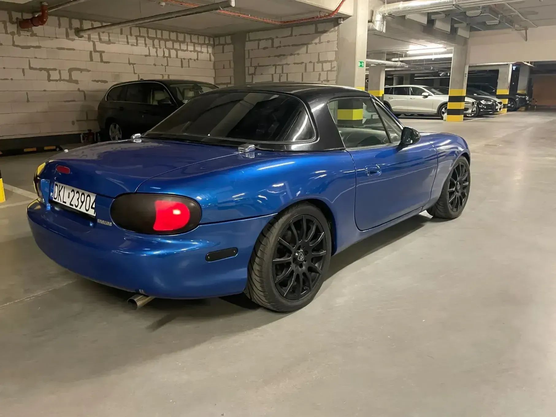Mazda MX-5 MIATA przygotowana na tor, szpera, roll bar, hard top.
