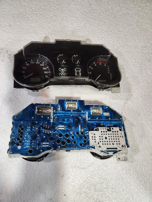 Панель приборов Mitsubishi Pajero Wagon III 3.2 DID щиток MR951139