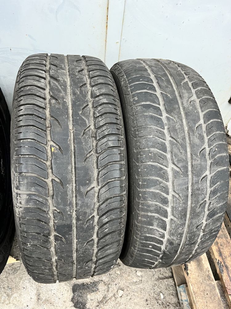 225/60 R 15 одне чуть підїло