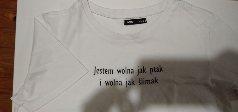 T-shirt biały z napisem