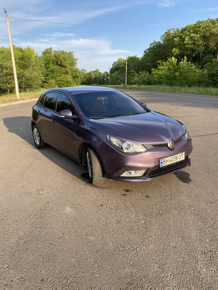 Mg 5  легковий хетчбек