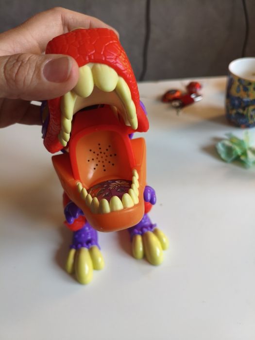 Dinozaur ryczący. Super zings