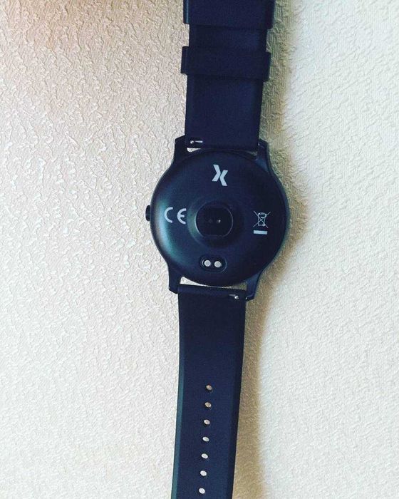 Смарт-годинник ( MaxCom ) Fit FW32 Neon з силіконовим ремінцем.