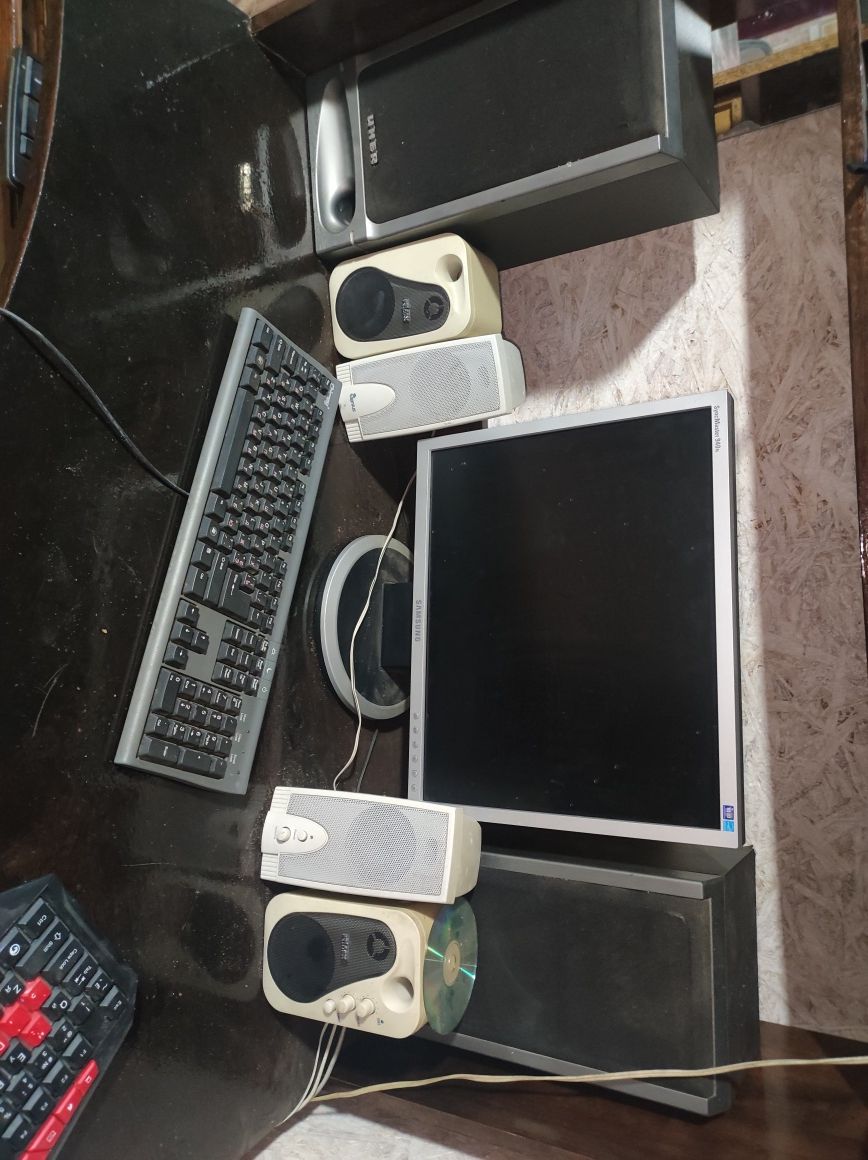 Продам комп'ютер монітор Самсунг 19 дюймів