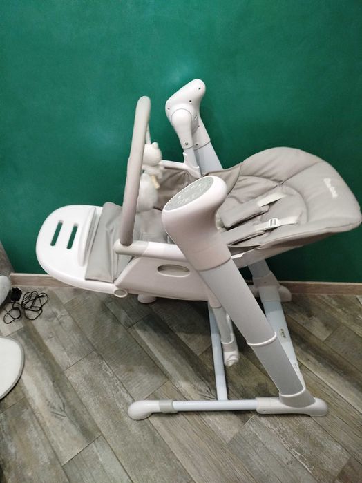 Стілець для годування/гойдалка Caretero