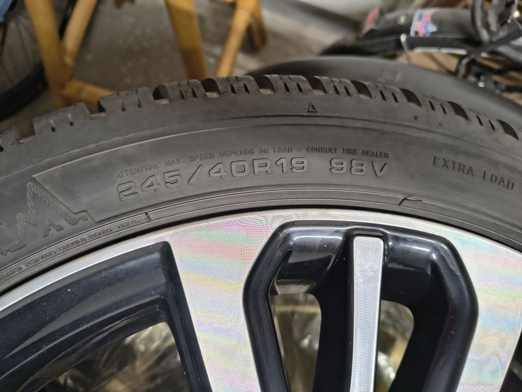 Koła Felgi Renault 19" Initiale Paris Talisman z oponami zim. Dunlop