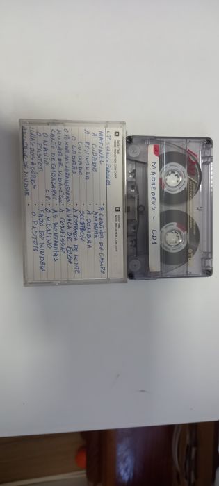 Cacetes com diversas músicas