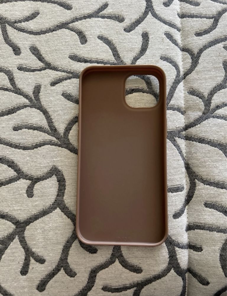 Capa iphone 14 castanha