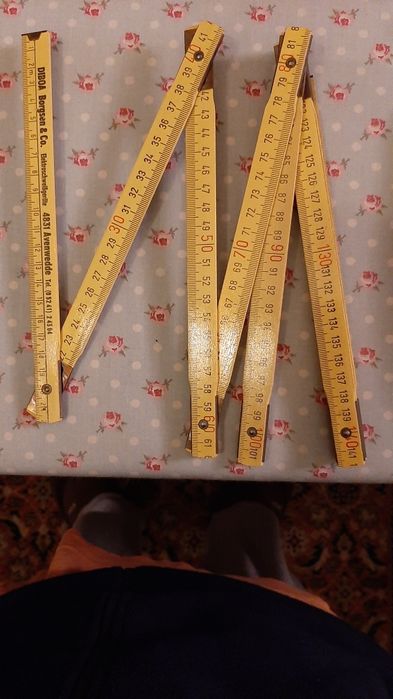 Fita métrica forte,  rígida e dobrável de 2 metros