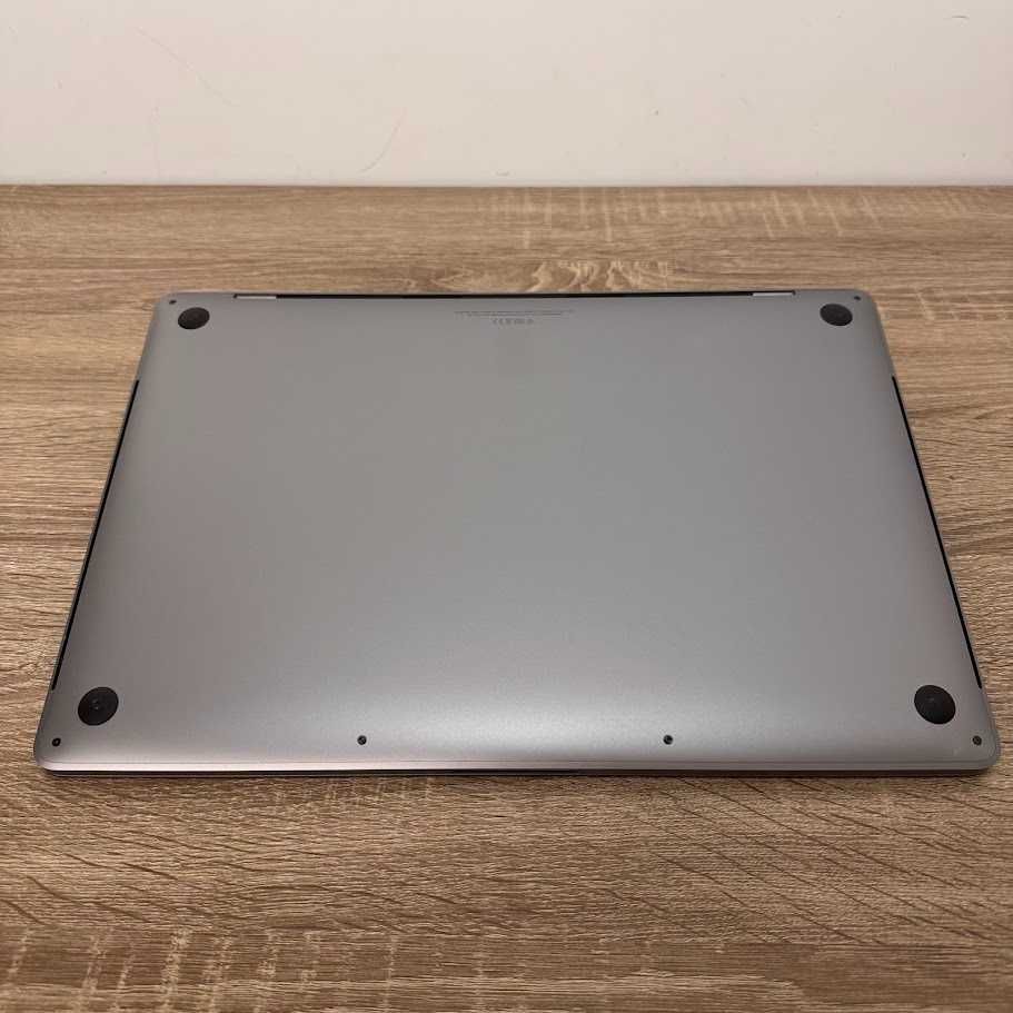 MacBook Pro 16" i7 / 16Gb DDR4 / SSD 512Gb / Radeon 5300m (код: M0634)