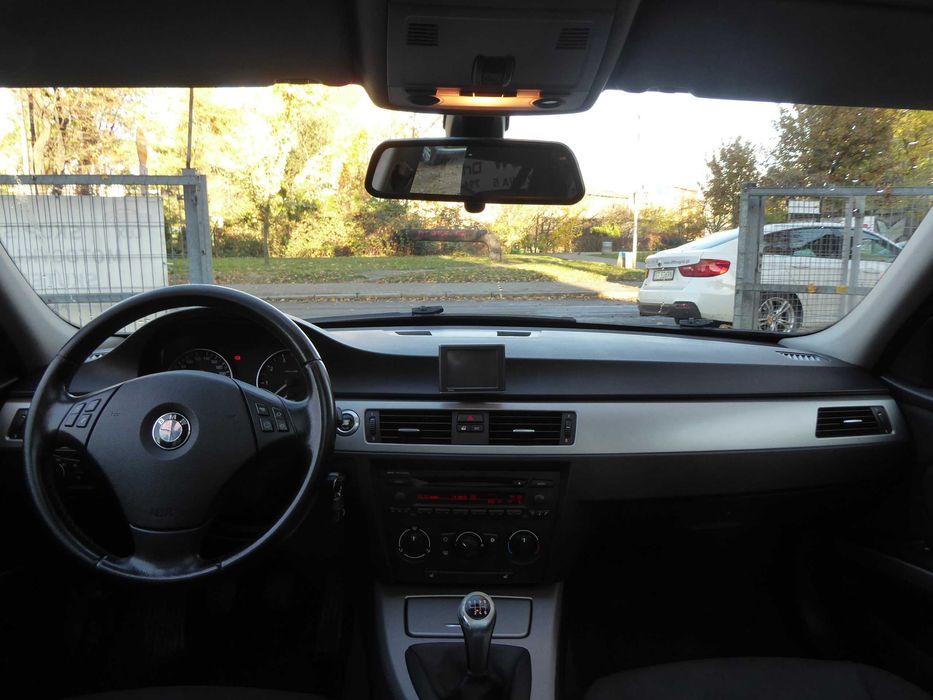 BMW E91 2.0 Benzyna, Grzane Fotele, Szyberdach, Navi, Bez Korozji