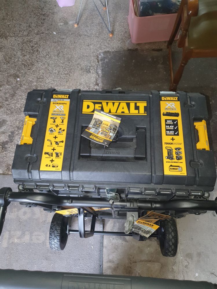 Zestaw narzędzi akumulatorowych DeWalt DCK856P4