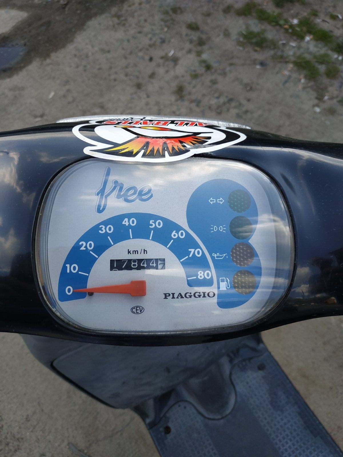 Скутер Piaggio FREE 50