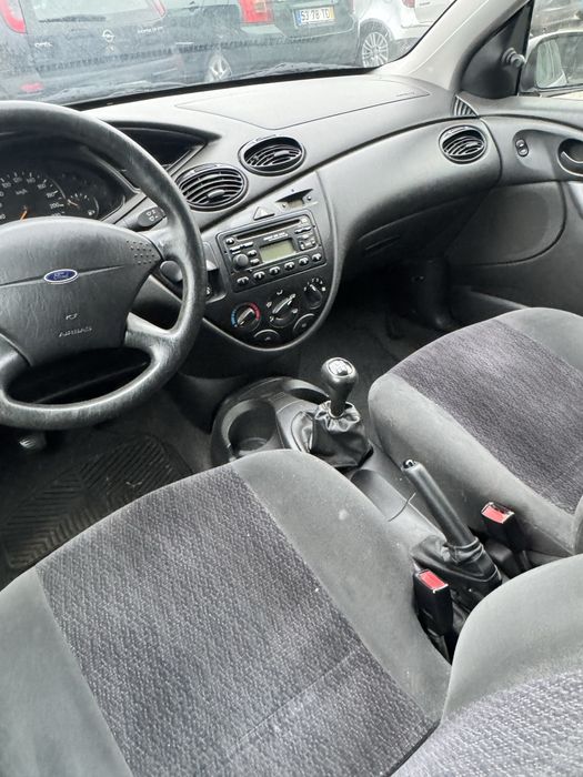 Ford Focus 1.4i 75cv