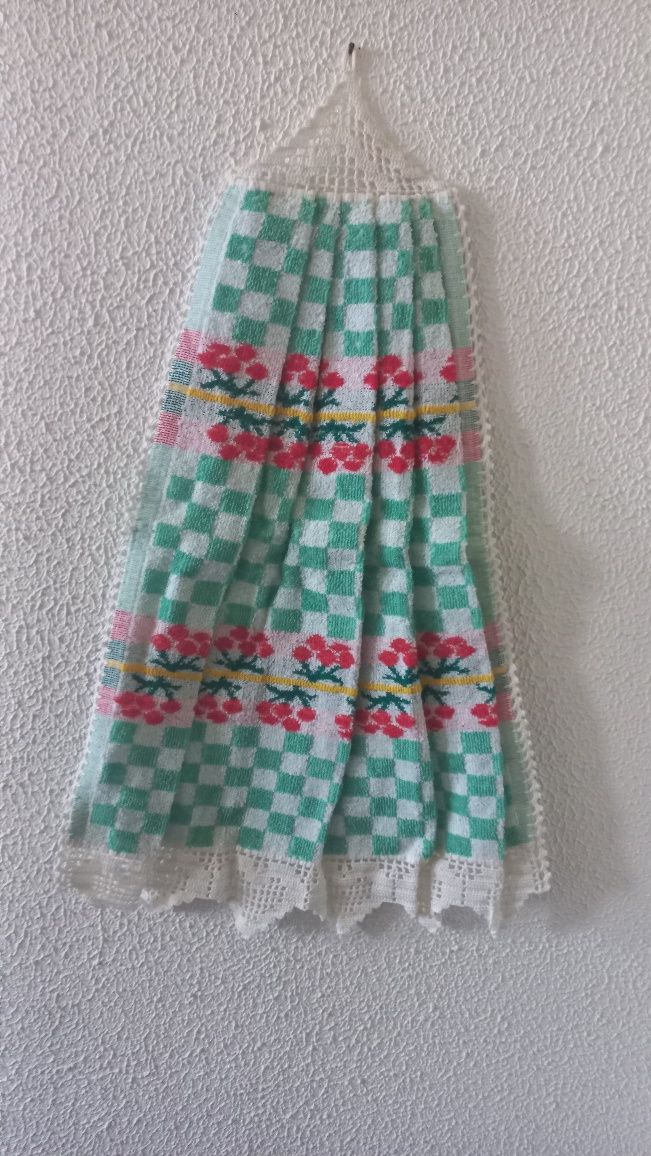 Roupas usadas, panos, lençóis e toalhas