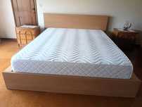 grande cama  com estrato 190 x 200 com colchão novo