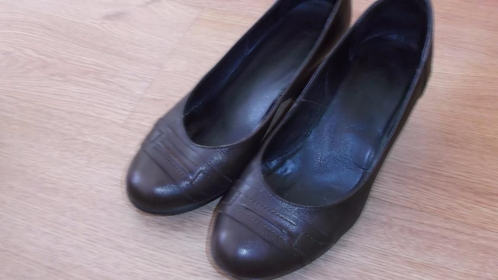 Sapatos nº 38 em Pele -fabrico nacional - PORTES GRÁTIS