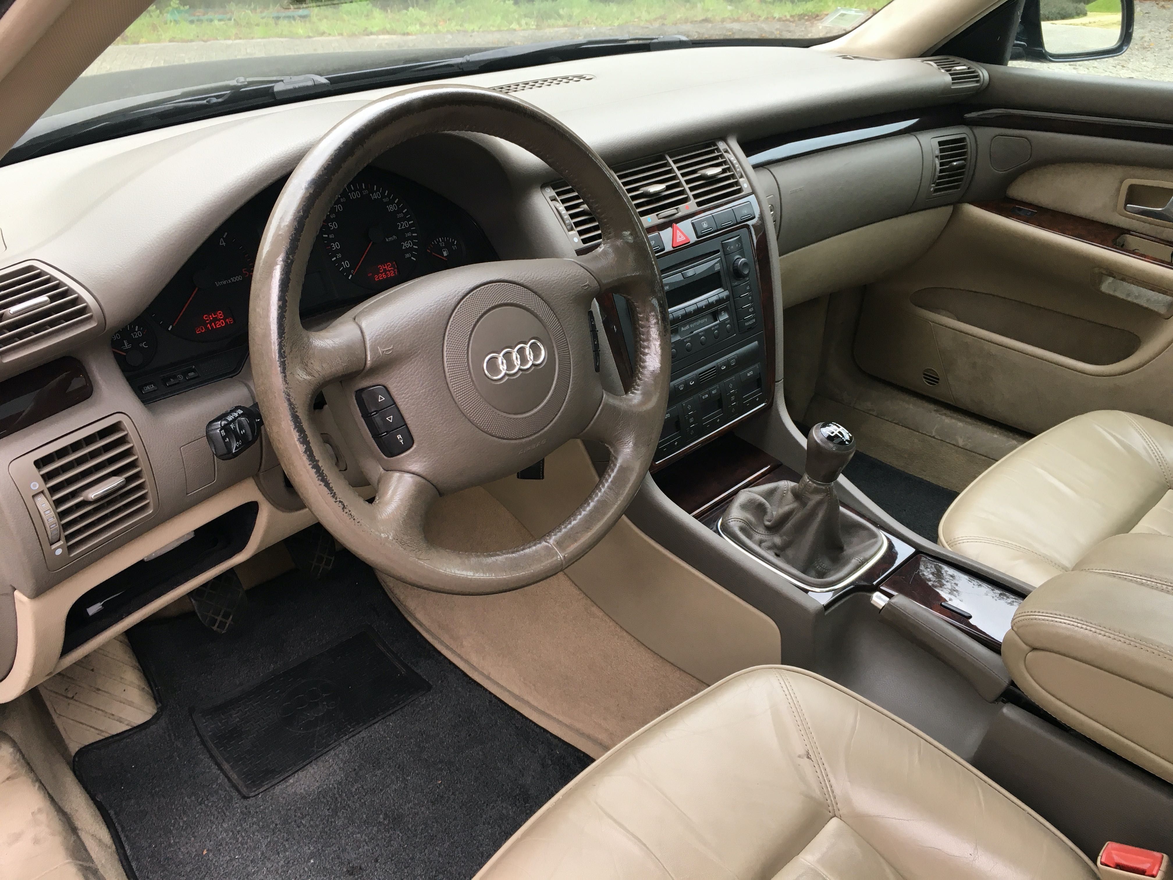 Audi A8 2.5 Tdi. (Único Dono)