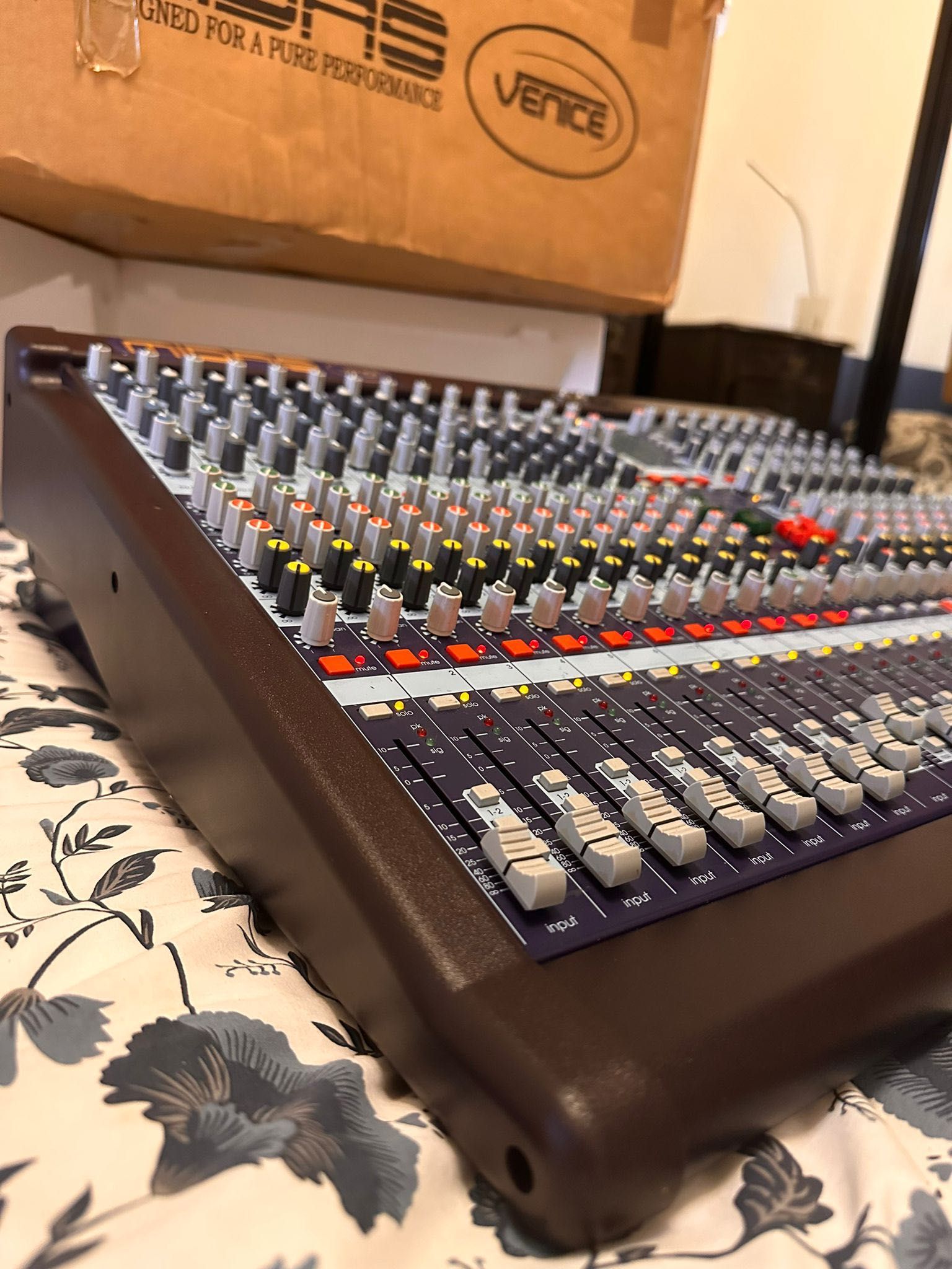 Mixer midas venice 240 NOVO NA CAIXA ORIGINAL som made in europe
