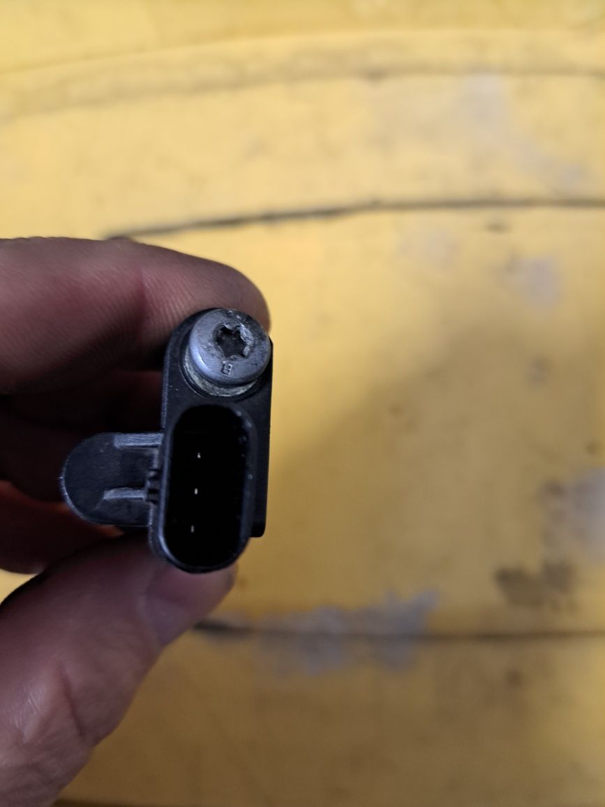 sprzedam czujnik położenia wału Bmw f30 1.6