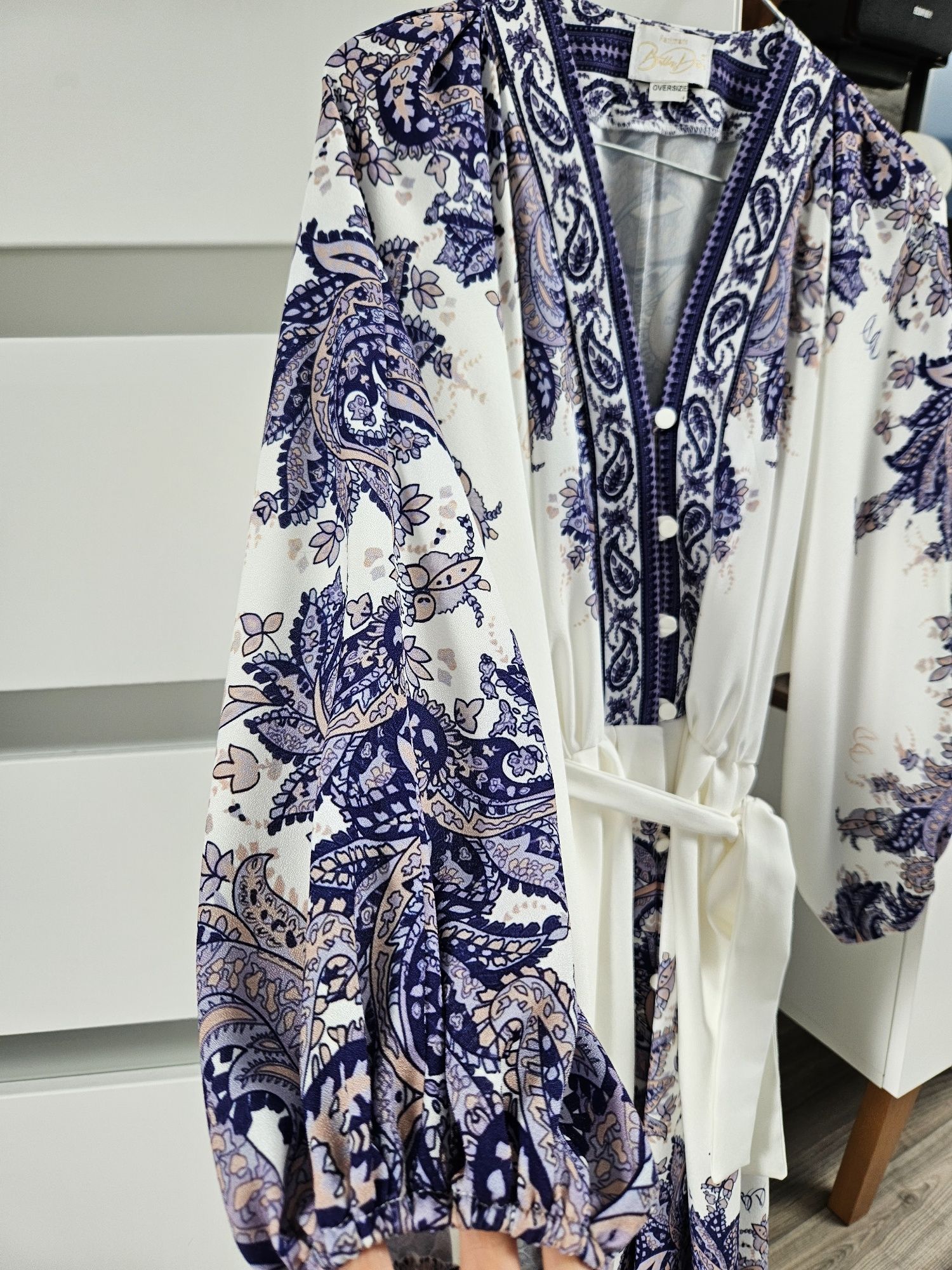 Sukienka o kroju kimono