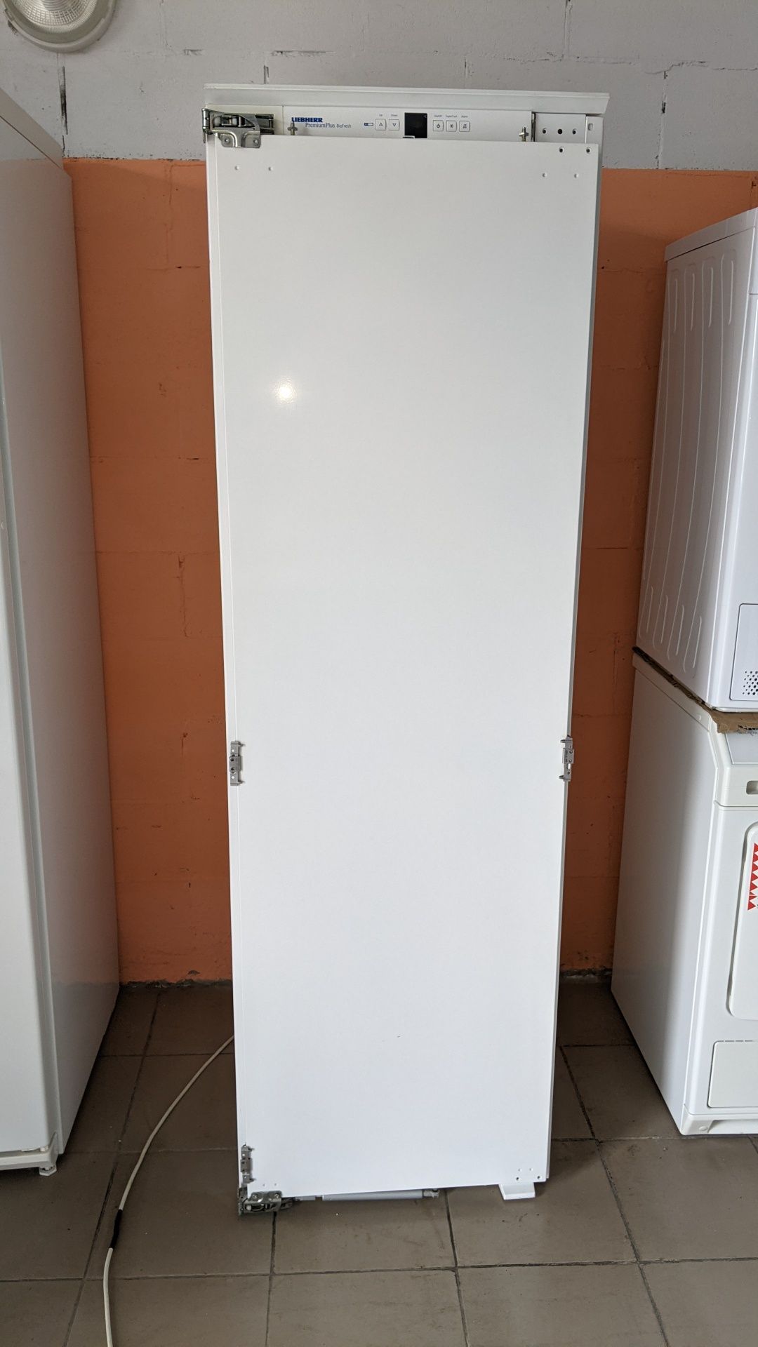 Вбудований холодильник Liebherr IKB3660 однокамерний BioFresh
