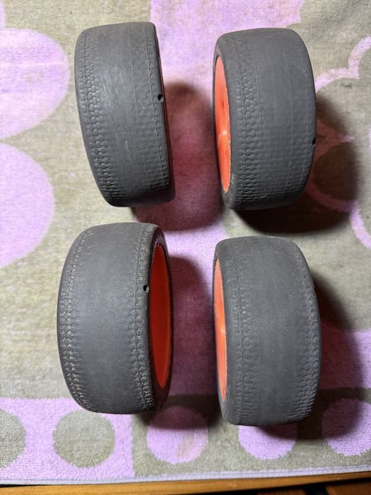 Pneus estrada Rc 1/8 Buggy