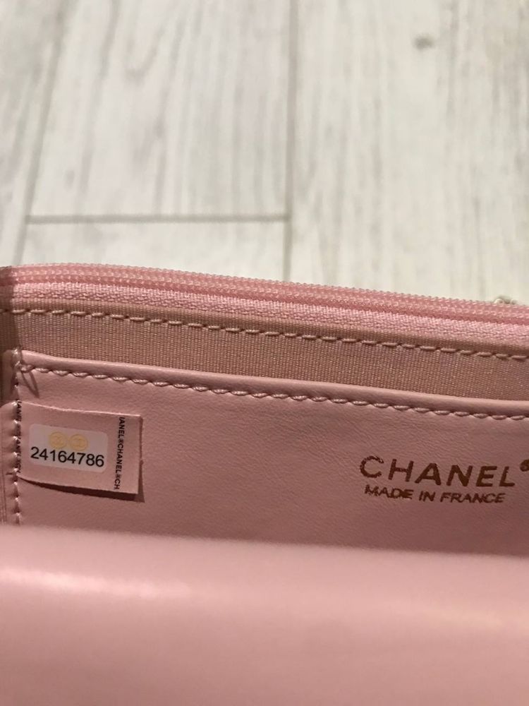 Сумка chanel клатч рожева шкіра оригінал номер wallet on chain