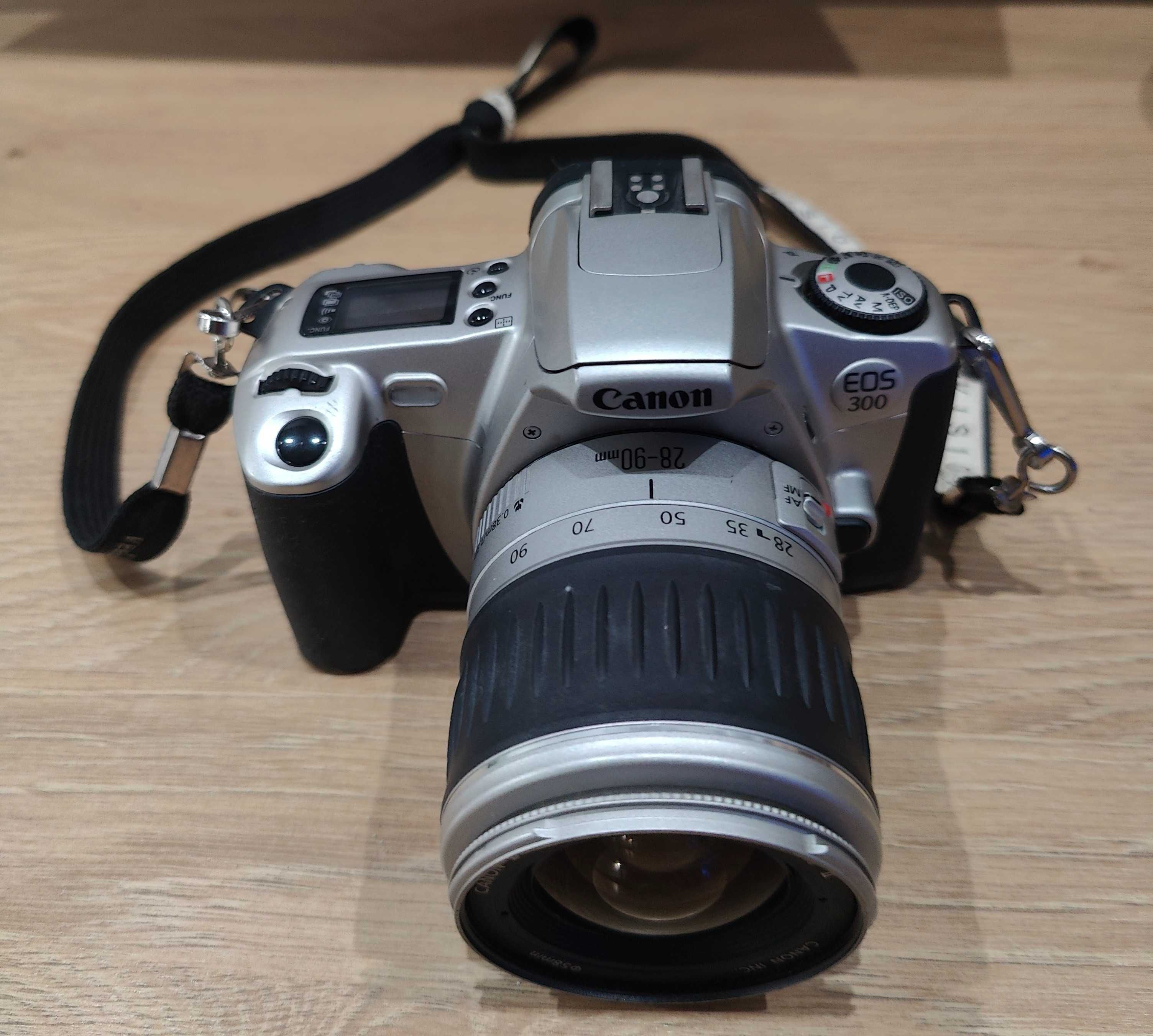 Sprzedam Aparat fotograficzny widoczny na zdjęciach Canon EOS 300