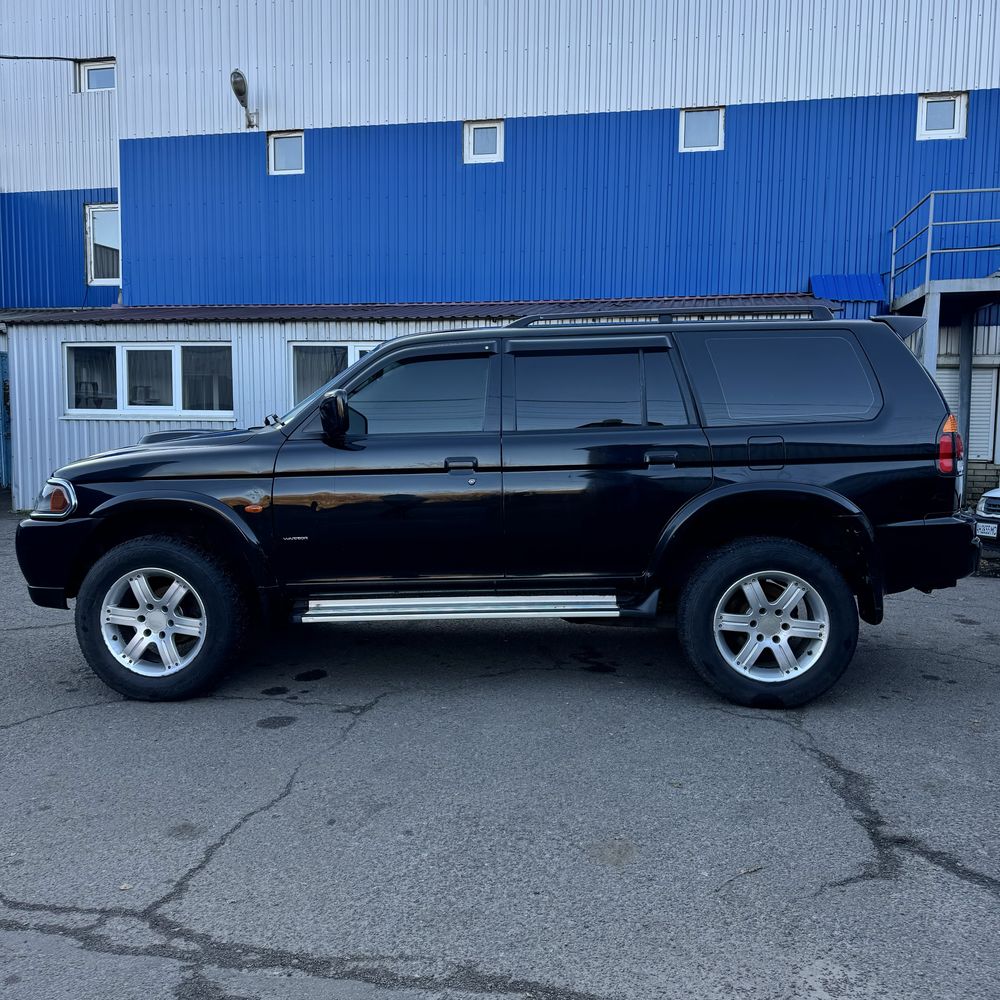 Mitsubishi Pajero Sport 2004 року