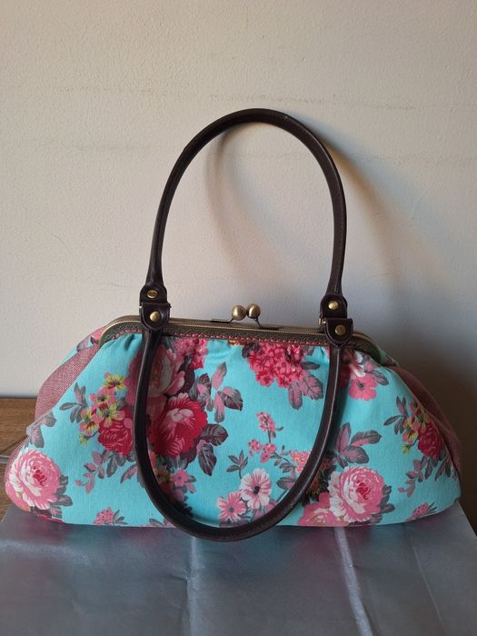 Mala de mão em tecido