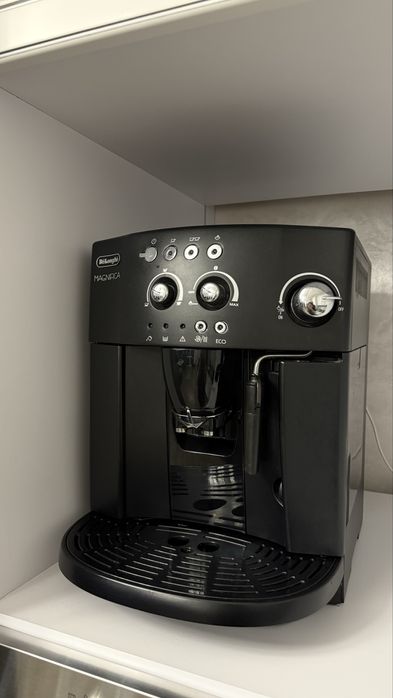 Кавомашина Delonghi Magnifica ESAM 4000