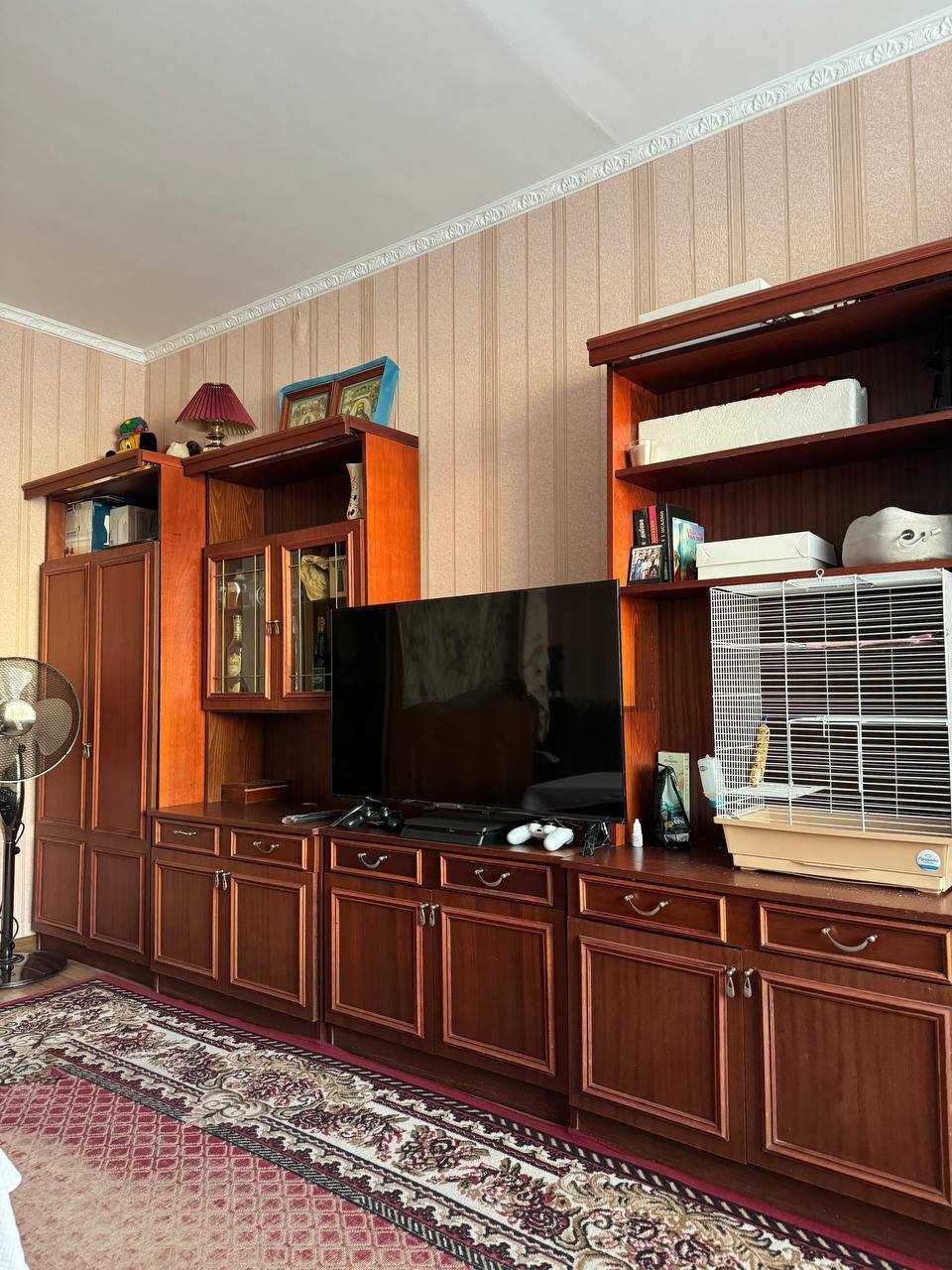 Продається Стінка у вітальню Б/У м. Вараш (Шкаф шафа комод тумба)