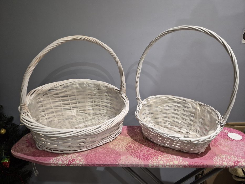 Dwa kosze wiklinowe w bdb stanie