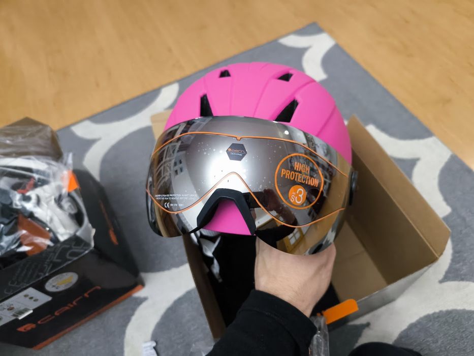 Nowy kask narciarski snowbordowy z przyłbicą,szybą.Firmowy Cairn 59-60