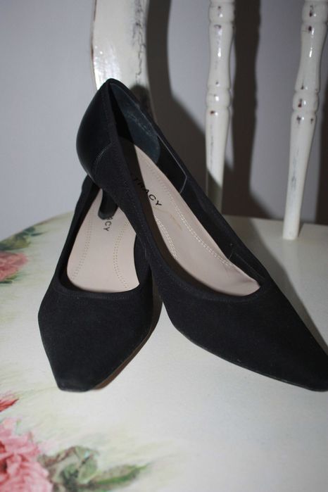 Szpileczki ELLEN TRACY  7.5 M