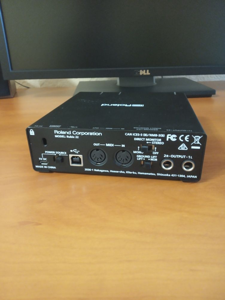 Звукова карта Roland Rubix 22 з кабелями
