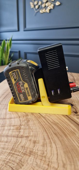 Zasilacz labolatoryjny Dewalt powerbank ładowarka USB
