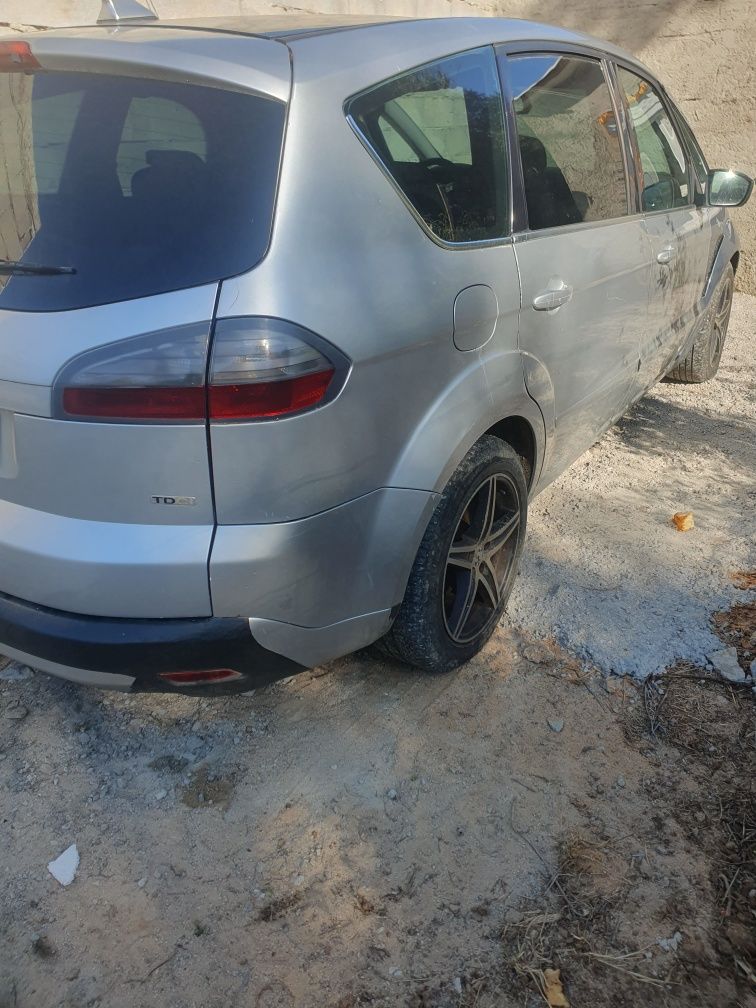 Ford s-max 2.0 140 cavalos posso aceitar algumas trocas