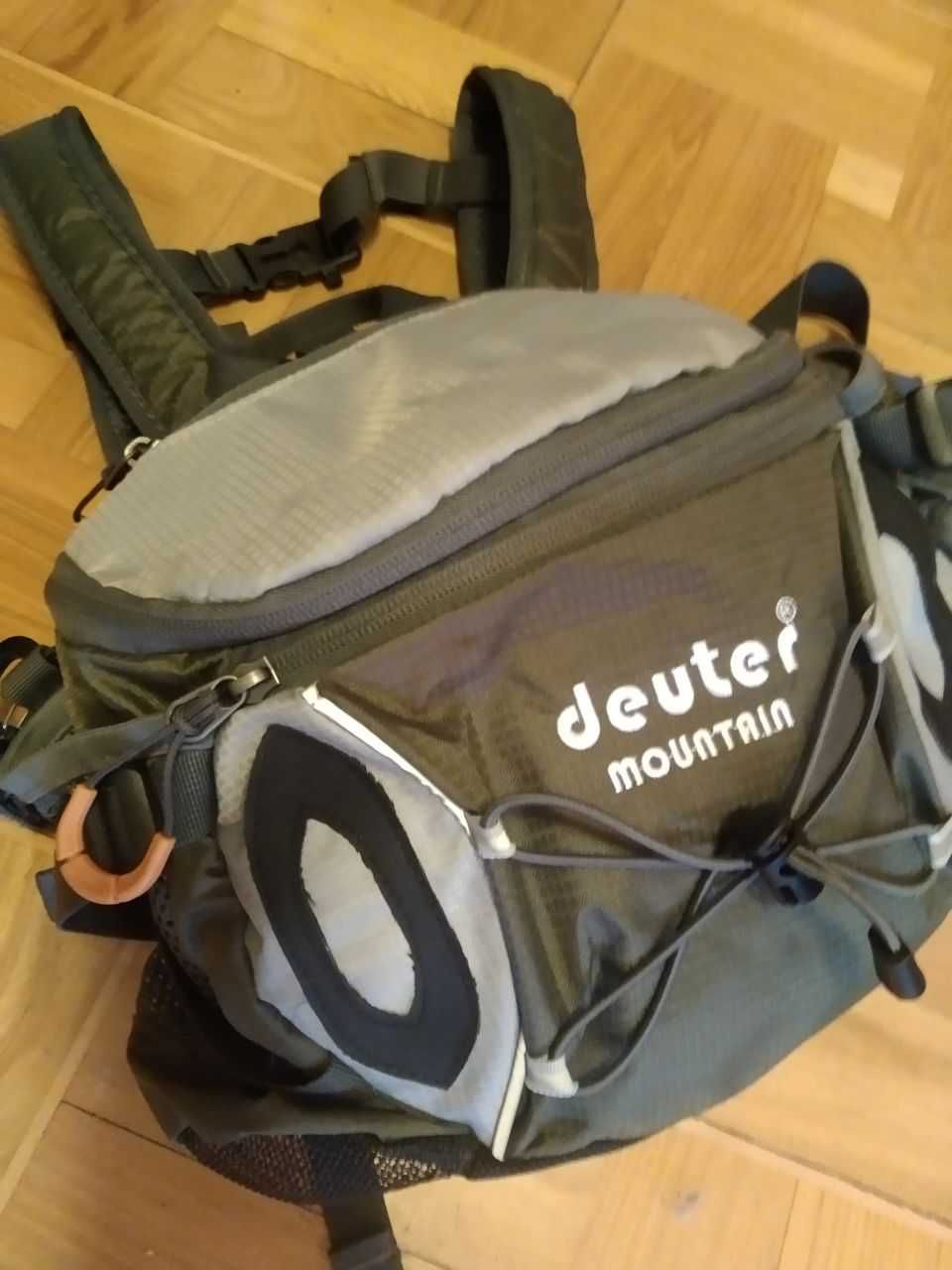 Поясная объемная сумка Deuter с разгрузкой